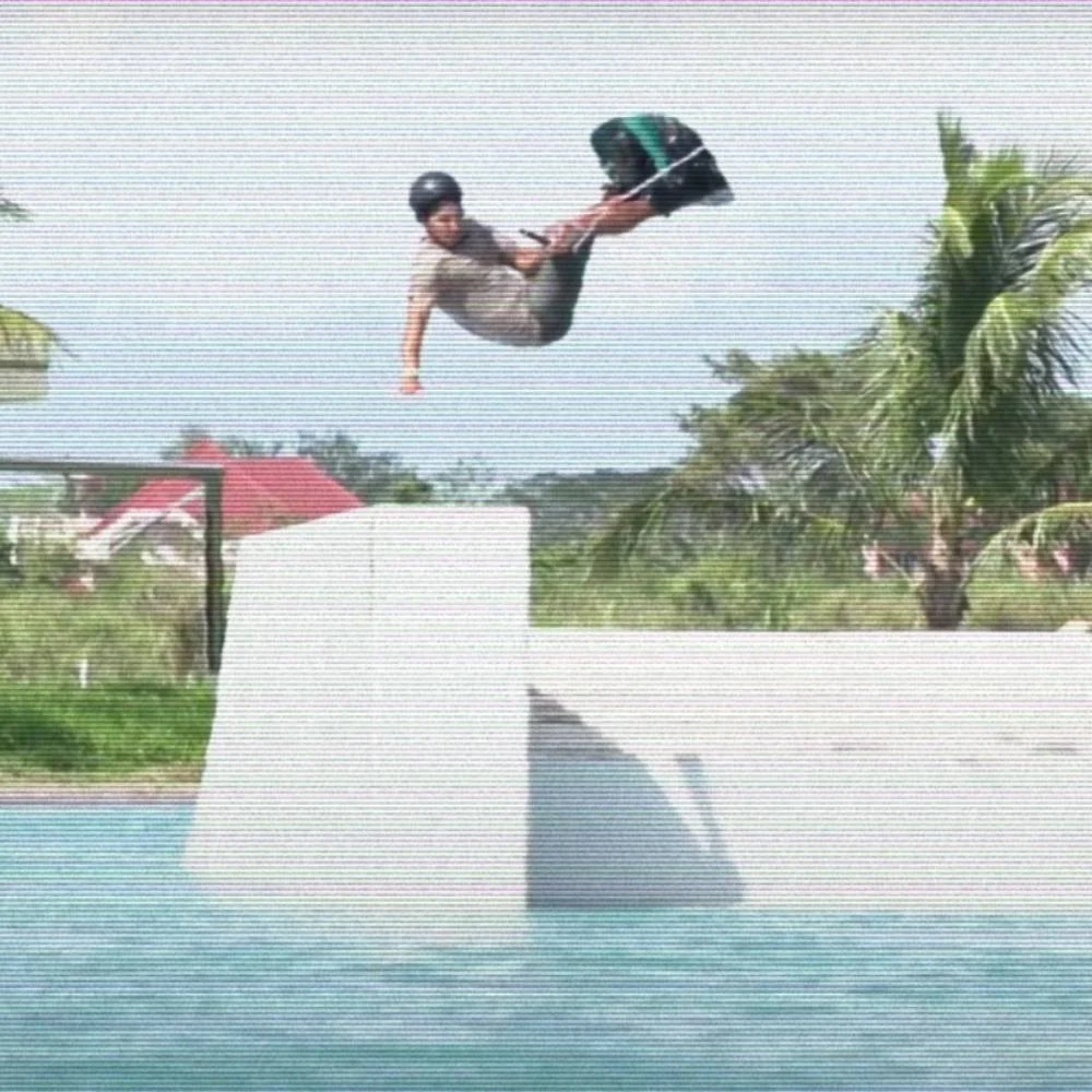 Impact vest or life jacket: which one to choose? Life jacket wakeboard and impact vest: rider in action photos