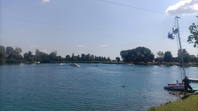 Foto panoramica Wakeparadise Brescia: vista sul lago