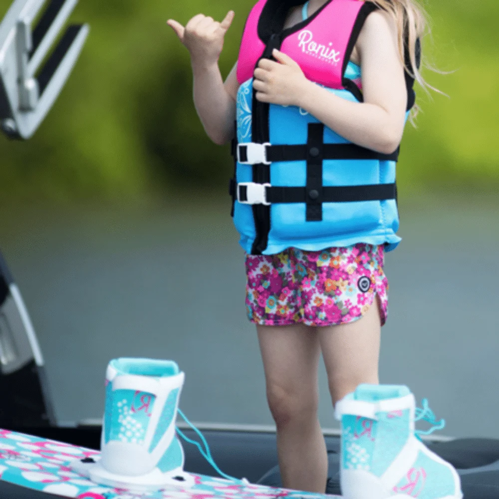 Wakeboard Junior: le migliori tavole per giovani rider Wakeboard junior RONIX set per principianti: foto equipaggiamento