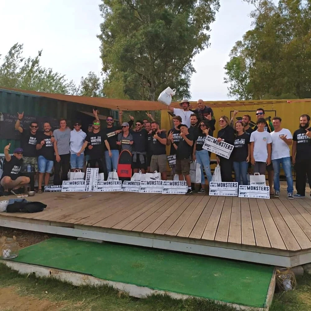 Anteprima evento Monsters: scatto rider di gruppo premiazioni