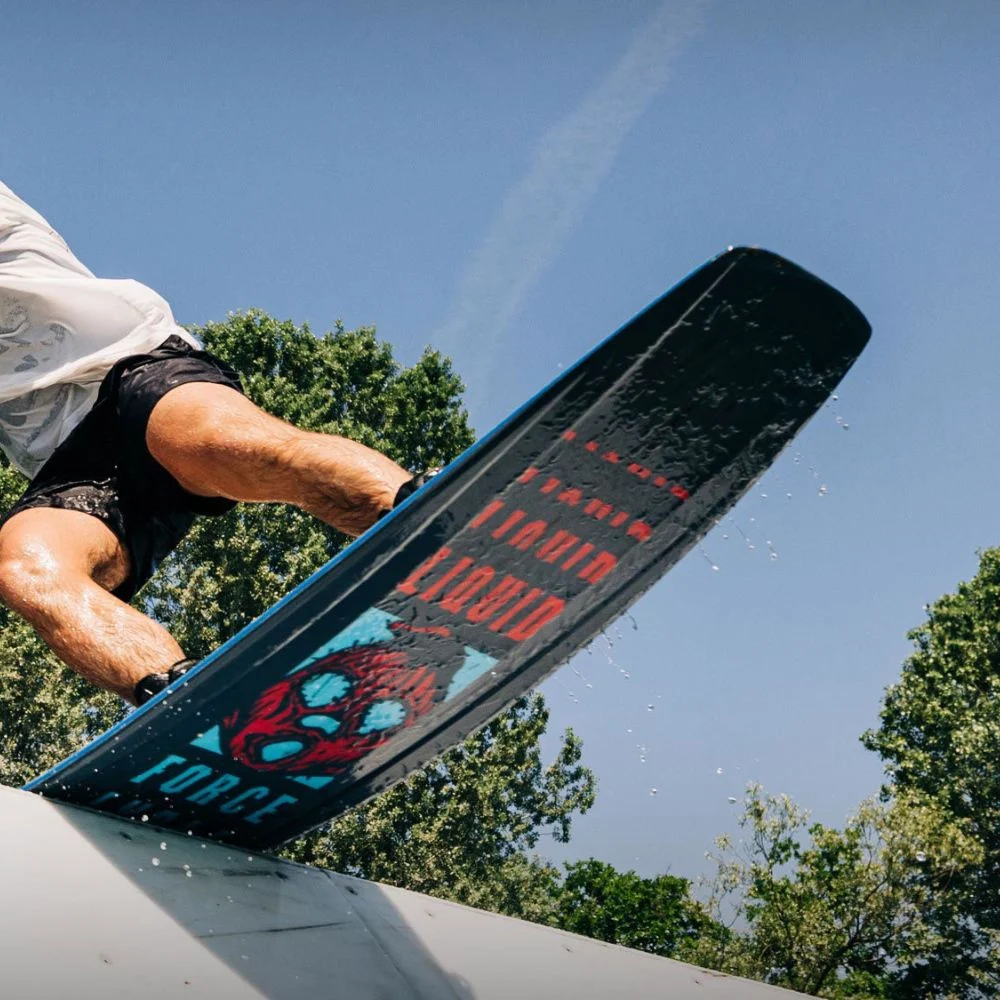 Liquid Force Apex: la tavola da park flessibile e reattiva Anteprima wakeboard Liquid Force Apex