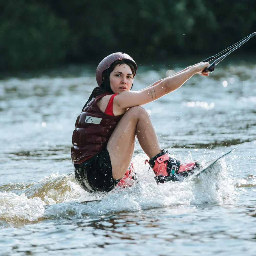 partenza in wakeboard dall’acqua Primo giorno al cable park: cosa sapere prima di iniziare